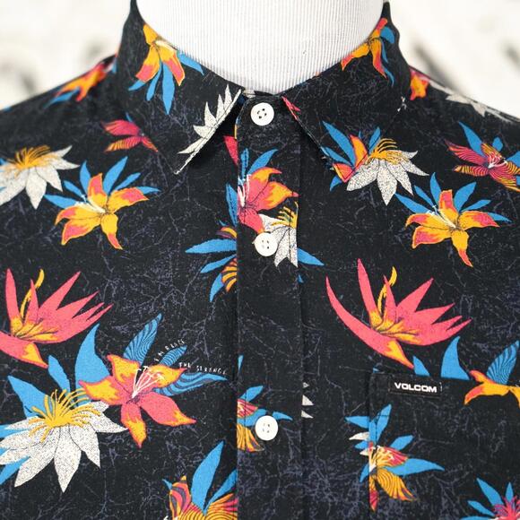 Volcom Men's Small Button-Up Shirt Black Floral Aloha Surf Short Sleeve - Picture 3 of 7